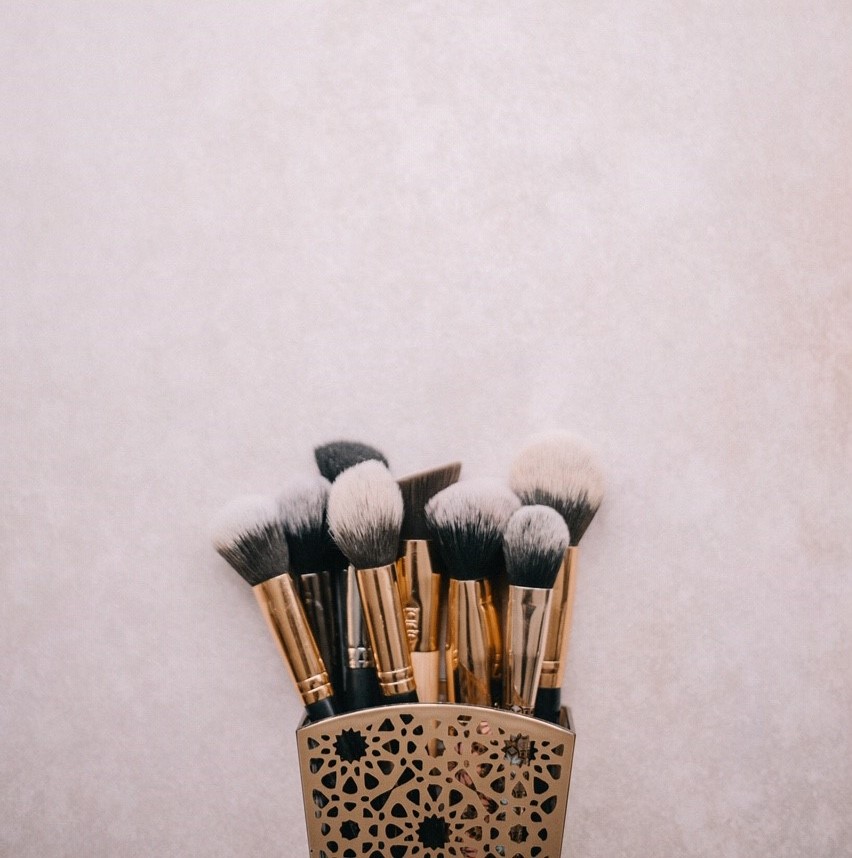 Makeup brushes that are in my makeup bag.